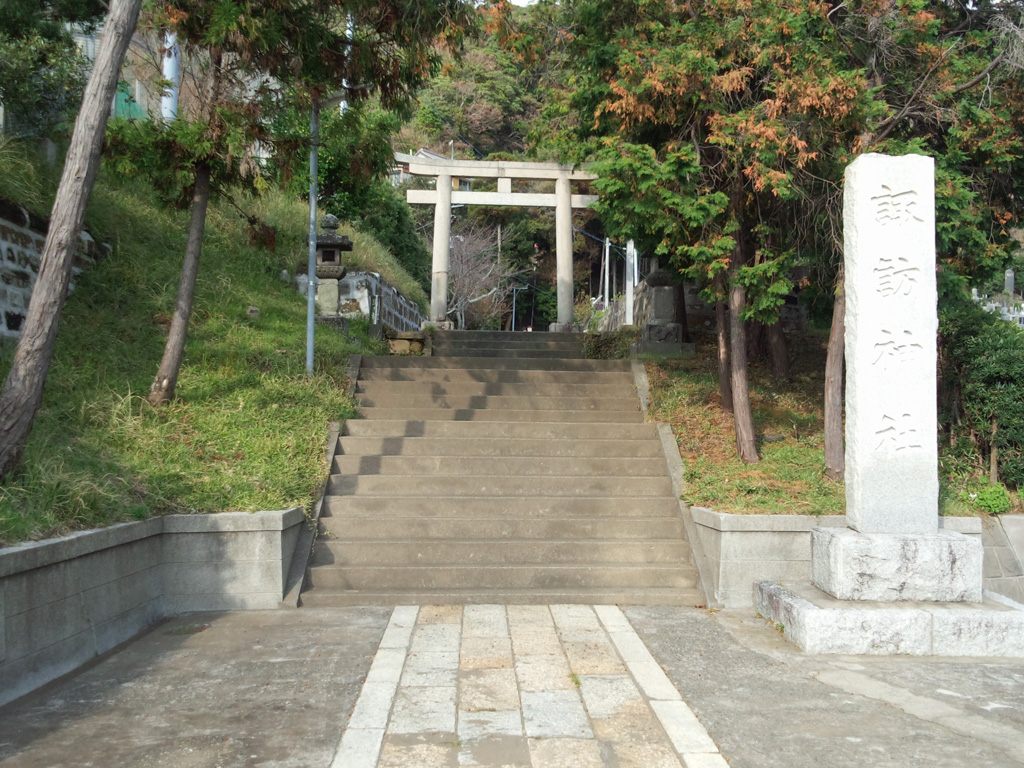 諏訪神社正面