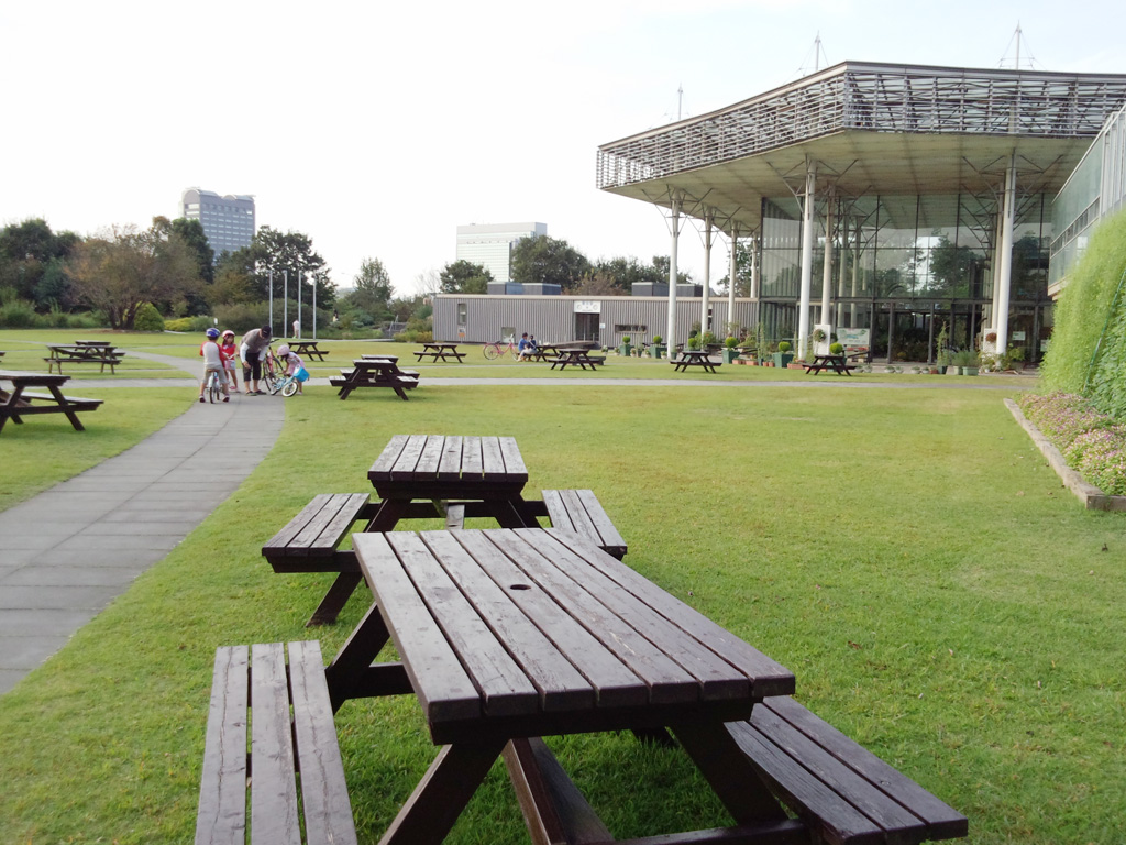 花と緑の文化館＿広場