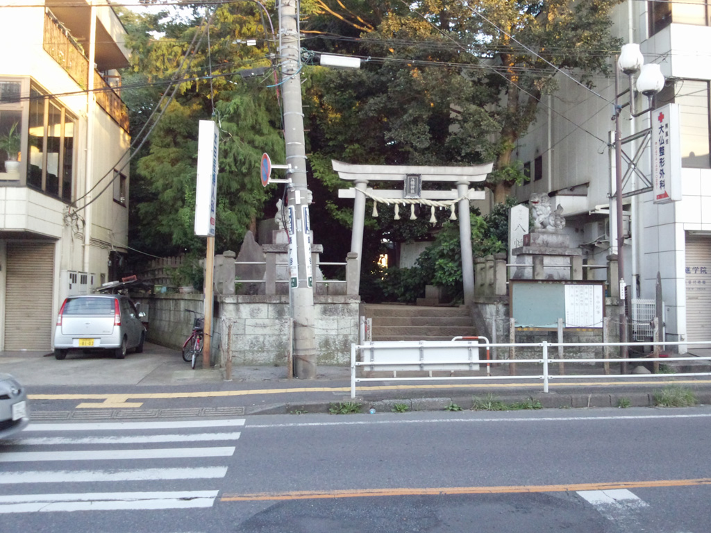 八幡神社正面