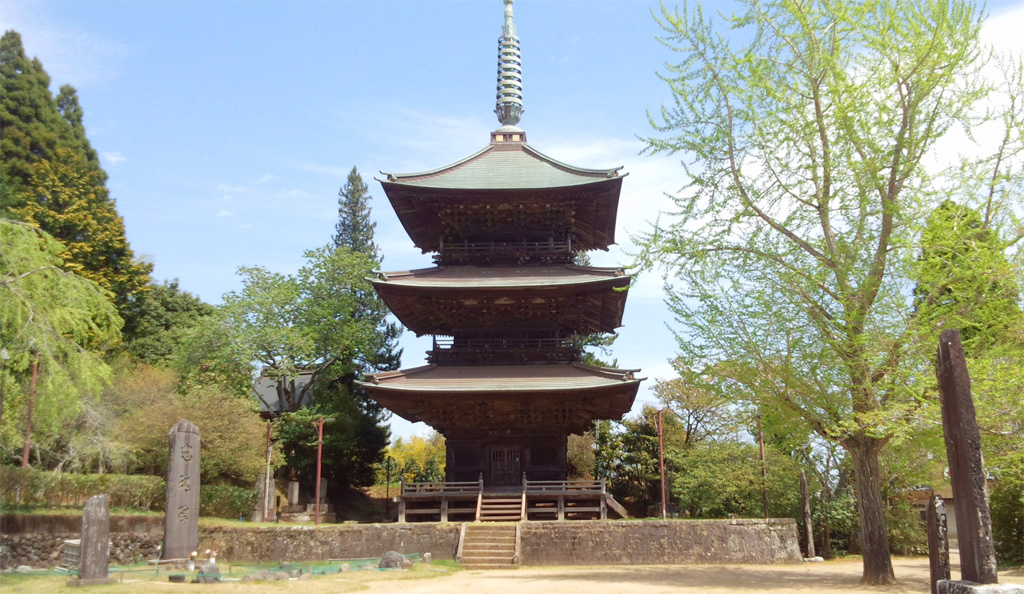 芝山仁王尊　三重塔