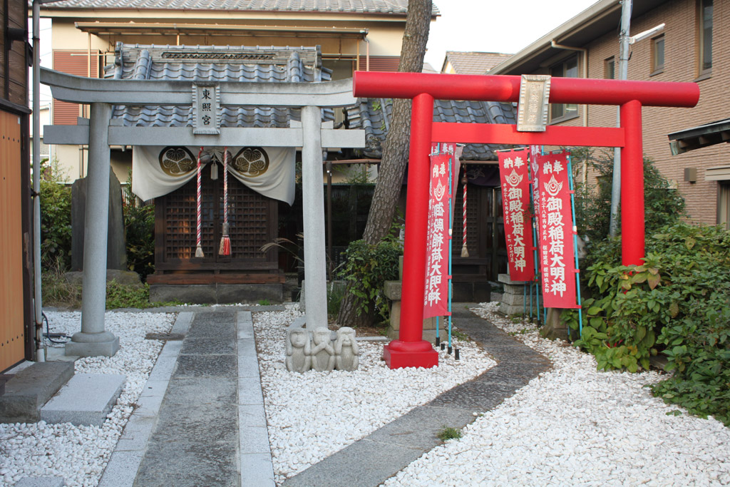 東照宮と稲荷神社