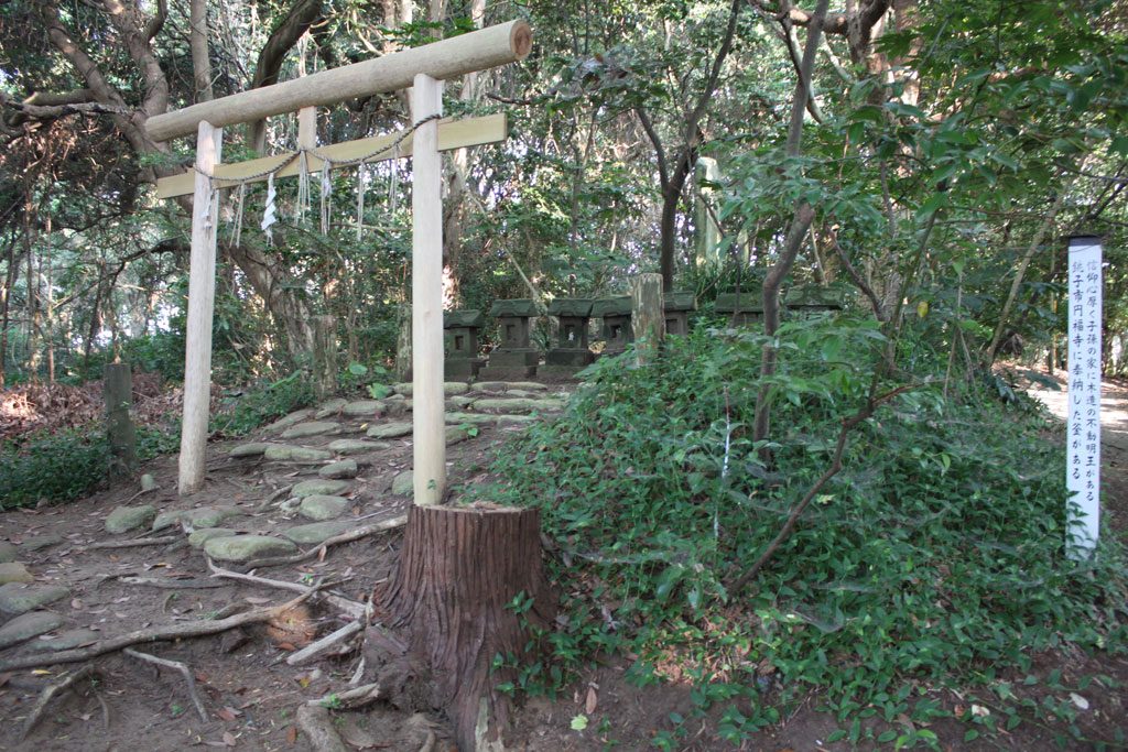 石祠