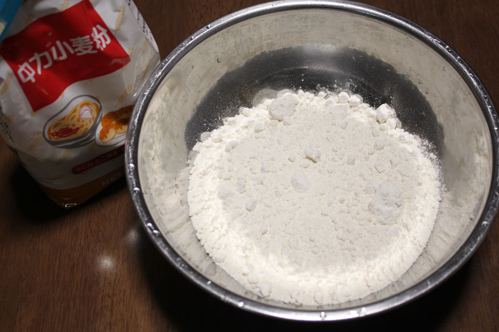 小麦粉、塩