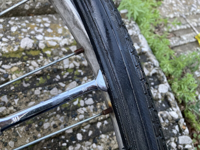 タイヤをリムから外す